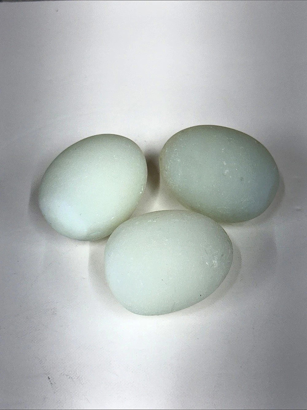 Set of 3 Opalite Glass Decorative Eggs – Milky Blue White Opalescent Crystal Déc